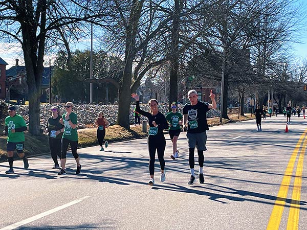Runners at Rally for Sally ovarian cancer event